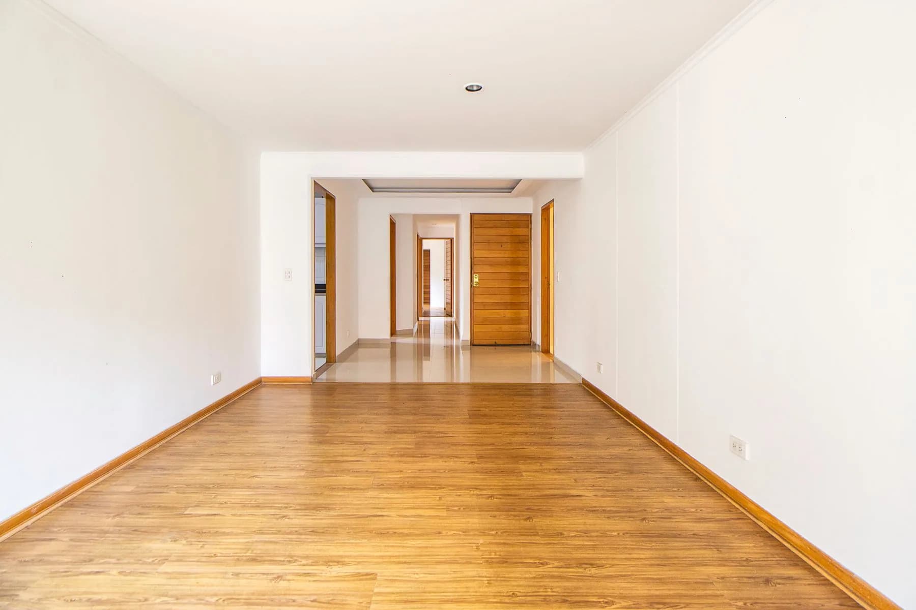 Boyası tamamlanmış aydınlık ve modern daire
